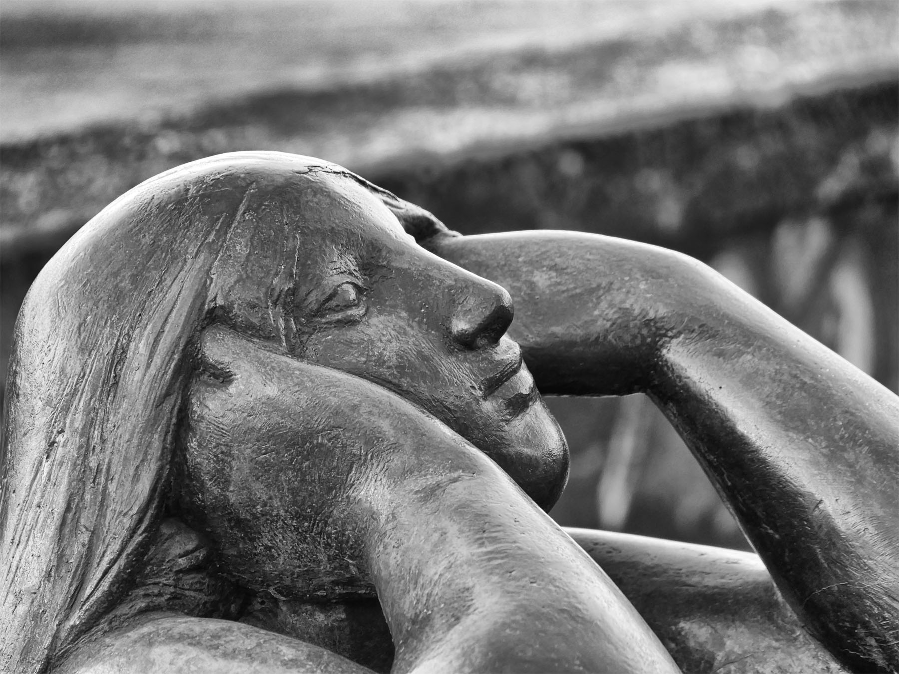 Bronze-Figur an der Isar